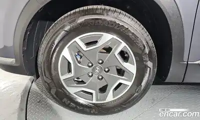 Hyundai Santa Fe 2023 1.6 Автомат в Москве № 108277, миниатюра 9