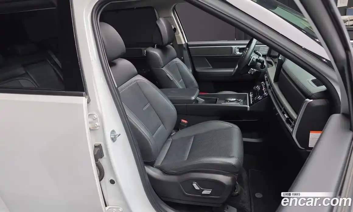 Hyundai Santa Fe 2024 1.6 Автомат в Москве № 111257, фото 4