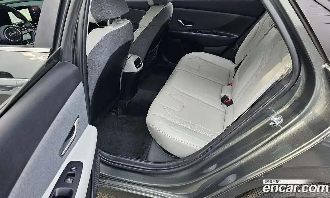 Hyundai Avante 2023 1.6 Автомат в Москве № 112745, фото 18