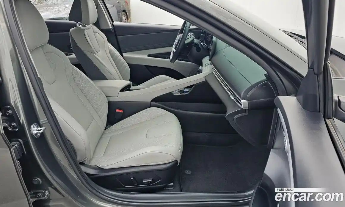 Hyundai Avante 2023 1.6 Автомат в Москве № 112745, фото 8