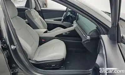 Hyundai Avante 2023 1.6 Автомат в Москве № 112745, миниатюра 8