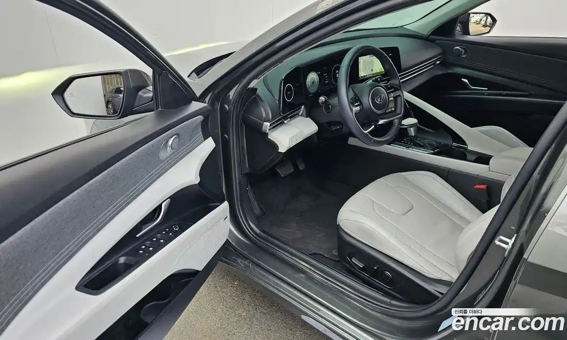 Hyundai Avante 2023 1.6 Автомат в Москве № 112745, фото 9