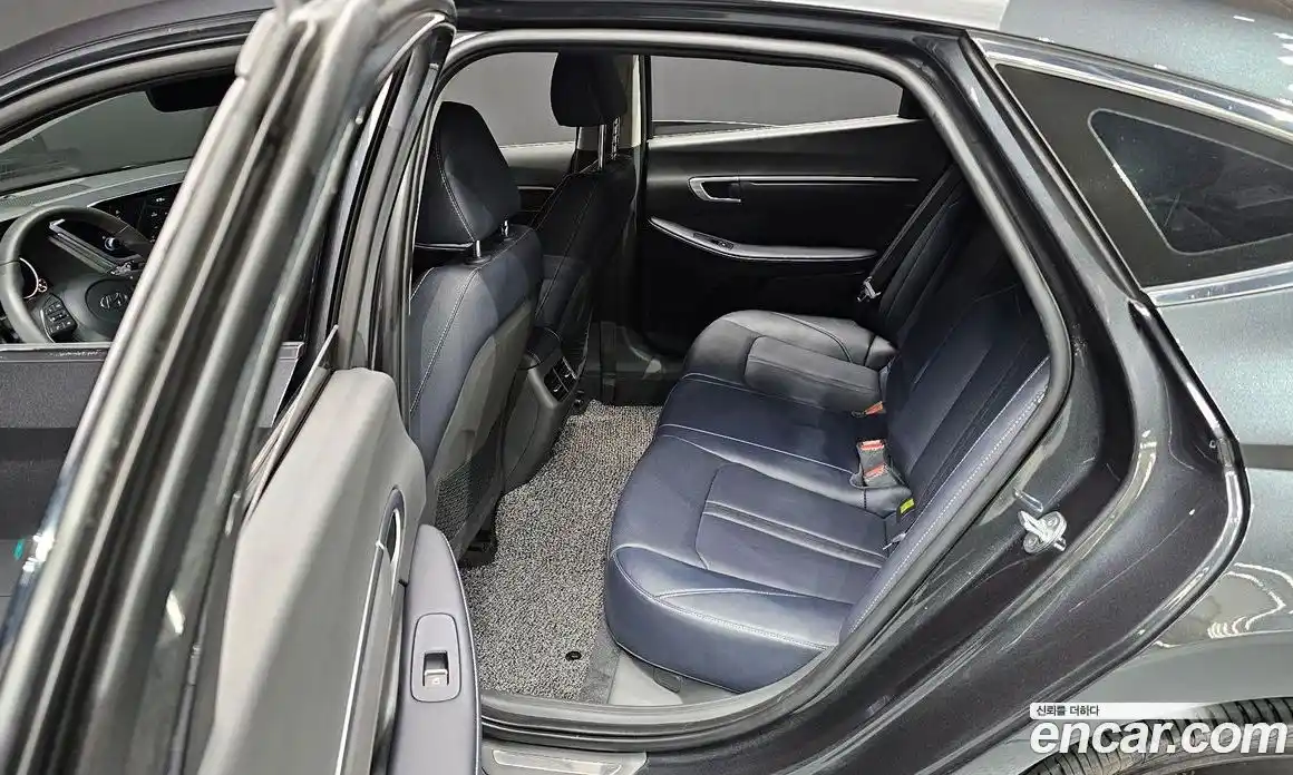 Hyundai Sonata 2022 1.6 Автомат в Москве № 113459, фото 3