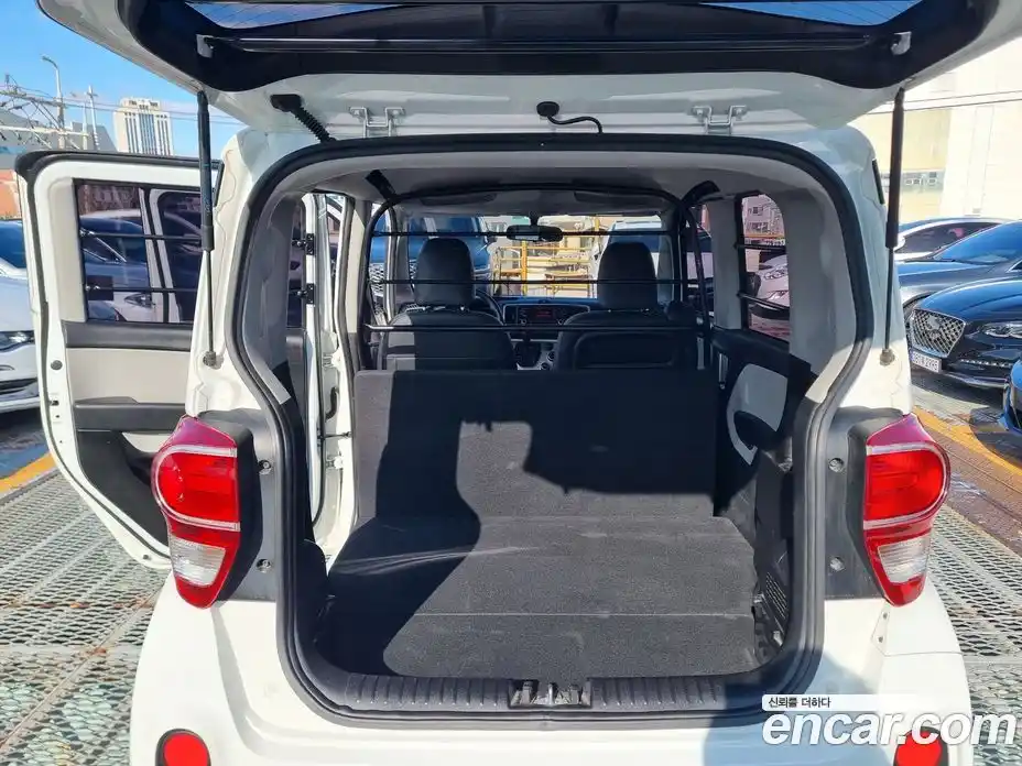 Kia Ray 2022 1.0 Автомат в Москве № 120090, фото 16