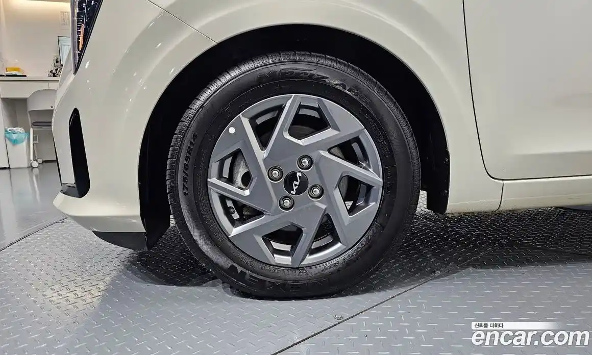 Kia Morning 2024 1.0 Автомат в Москве № 120680, фото 8