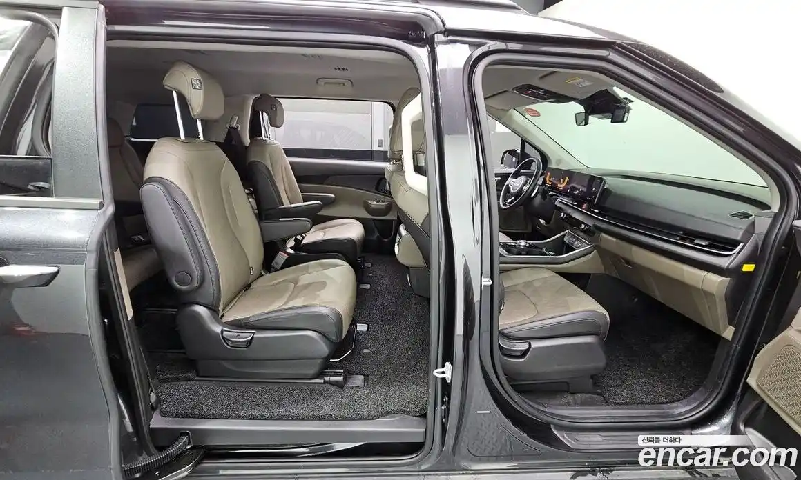 Kia Canival 2024 3.5 Автомат в Москве № 12107, фото 16