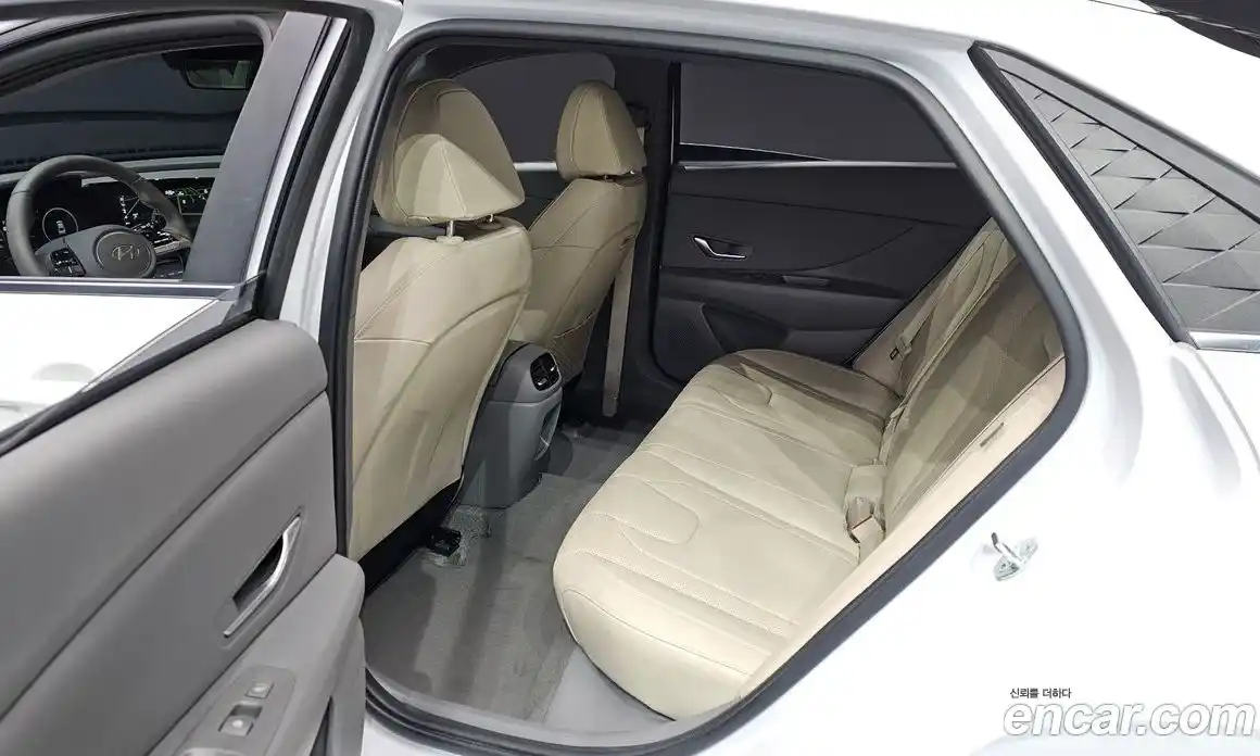 Hyundai Avante 2024 1.6 Автомат в Москве № 123523, фото 12