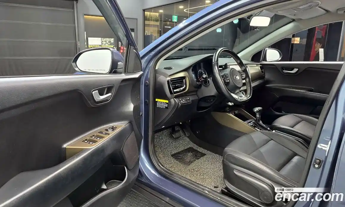 Kia Stonic 2018 1.4 Автомат в Москве № 131550, фото 11