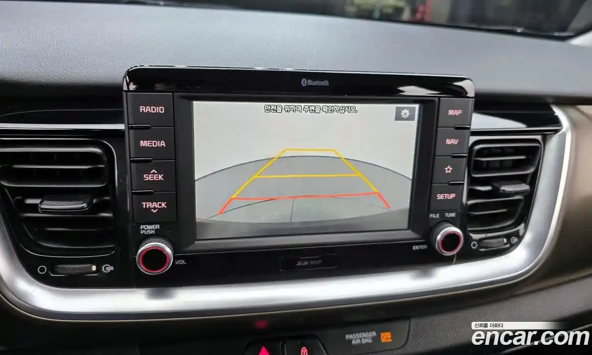 Kia Stonic 2018 1.4 Автомат в Москве № 131550, фото 17