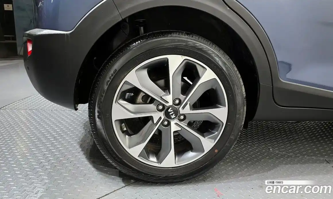 Kia Stonic 2018 1.4 Автомат в Москве № 131550, фото 5