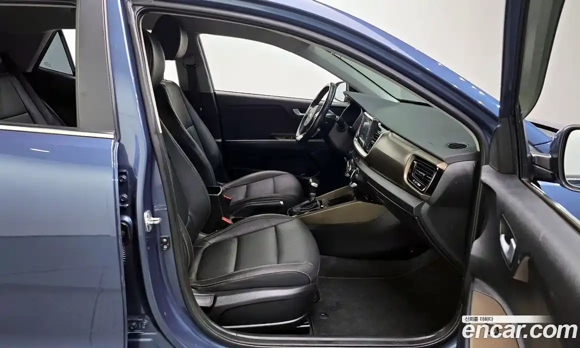 Kia Stonic 2018 1.4 Автомат в Москве № 131550, фото 10