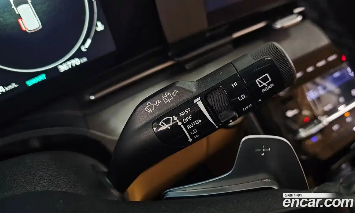 Kia Canival 2023 3.5 Автомат в Москве № 133777, фото 17