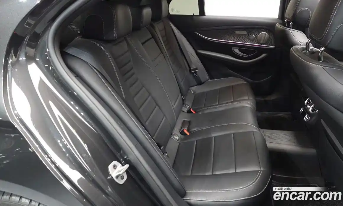 Mercedes-Benz E-Class 2022 2.0 Автомат в Москве № 136561, фото 12