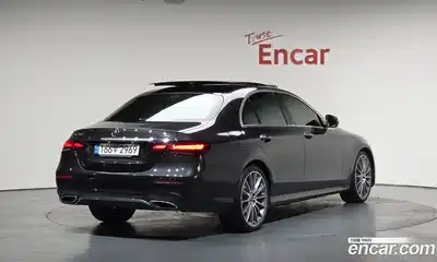 Mercedes-Benz E-Class 2022 2.0 Автомат в Москве № 136561, миниатюра 2