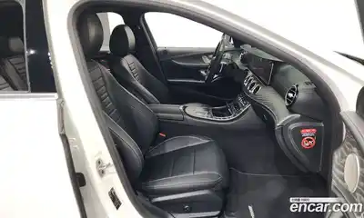 Mercedes-Benz E-Class 2021 2.0 Автомат в Москве № 137470, миниатюра 3