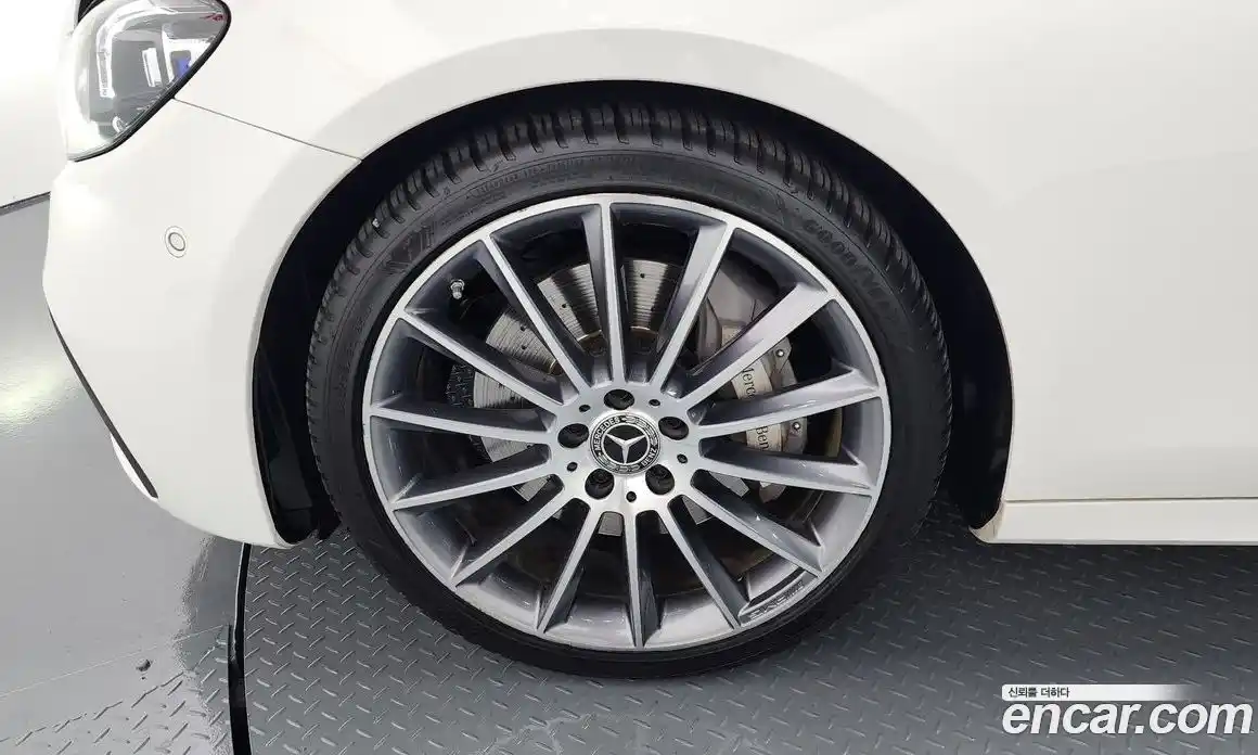 Mercedes-Benz E-Class 2021 2.0 Автомат в Москве № 137470, фото 9