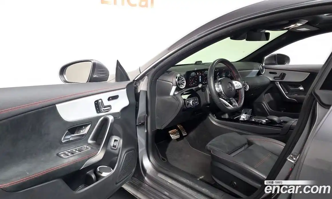 Mercedes-Benz CLA-Class 2023 2.0 Автомат в Москве № 143800, фото 11