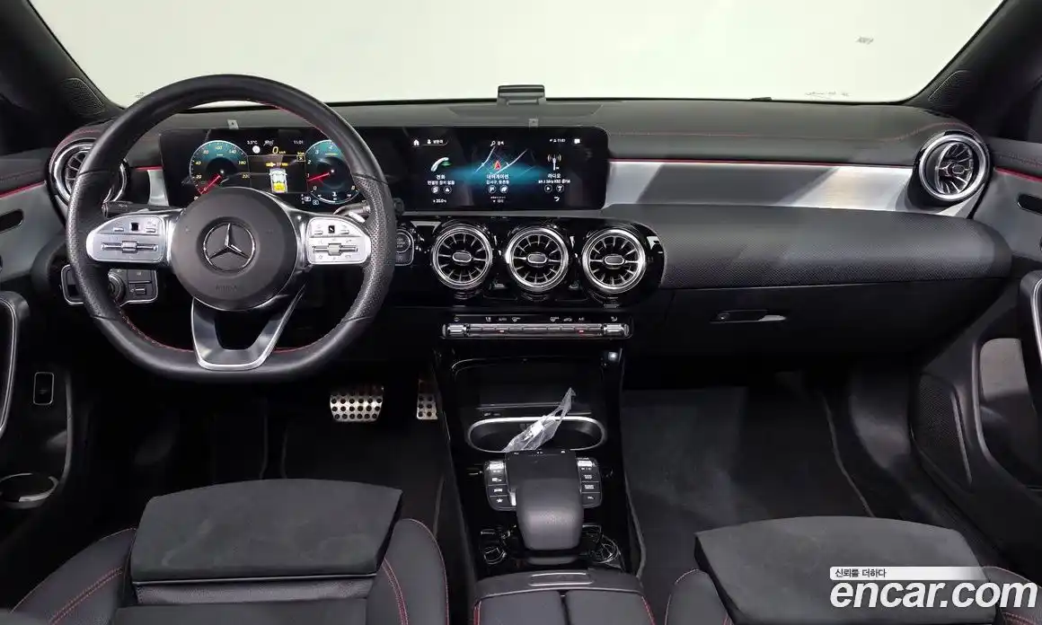 Mercedes-Benz CLA-Class 2023 2.0 Автомат в Москве № 143800, фото 17