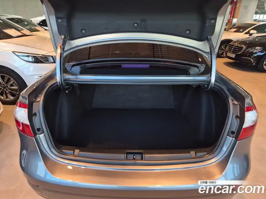 Renault SM3 2016 1.6 Автомат в Москве № 152879, фото 11