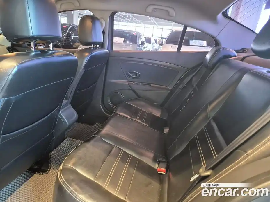 Renault SM3 2016 1.6 Автомат в Москве № 152879, фото 18