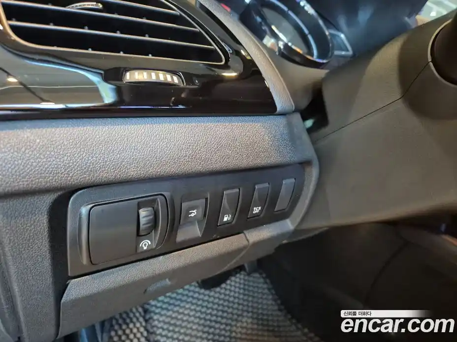 Renault SM3 2016 1.6 Автомат в Москве № 152879, фото 19