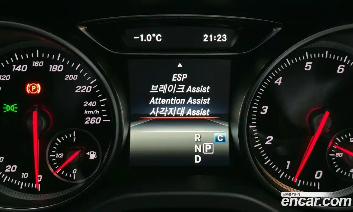 Mercedes-Benz GLA-Class 2019 2.0 Автомат в Москве № 160703, фото 12