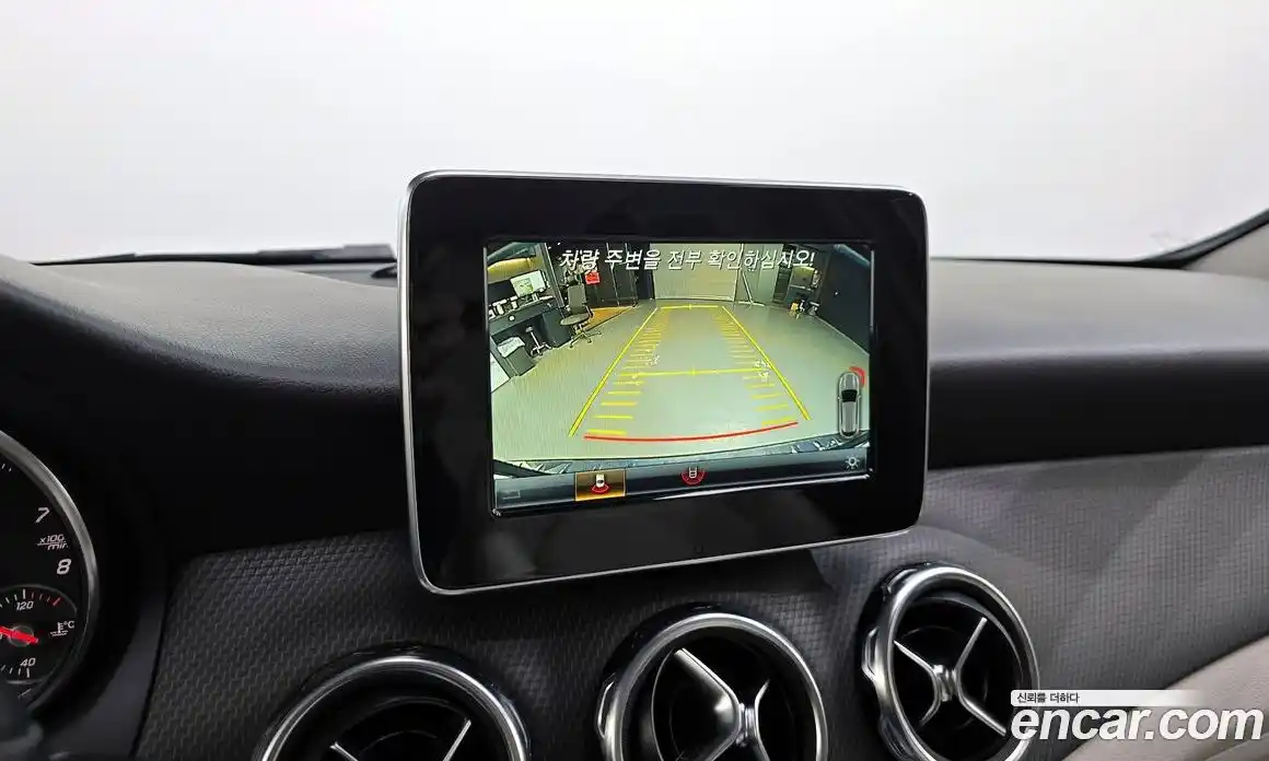 Mercedes-Benz GLA-Class 2019 2.0 Автомат в Москве № 160703, фото 14