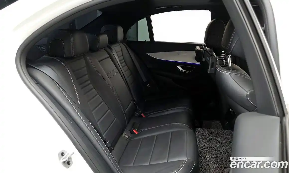 Mercedes-Benz E-Class 2021 2.0 Автомат в Москве № 161160, фото 12