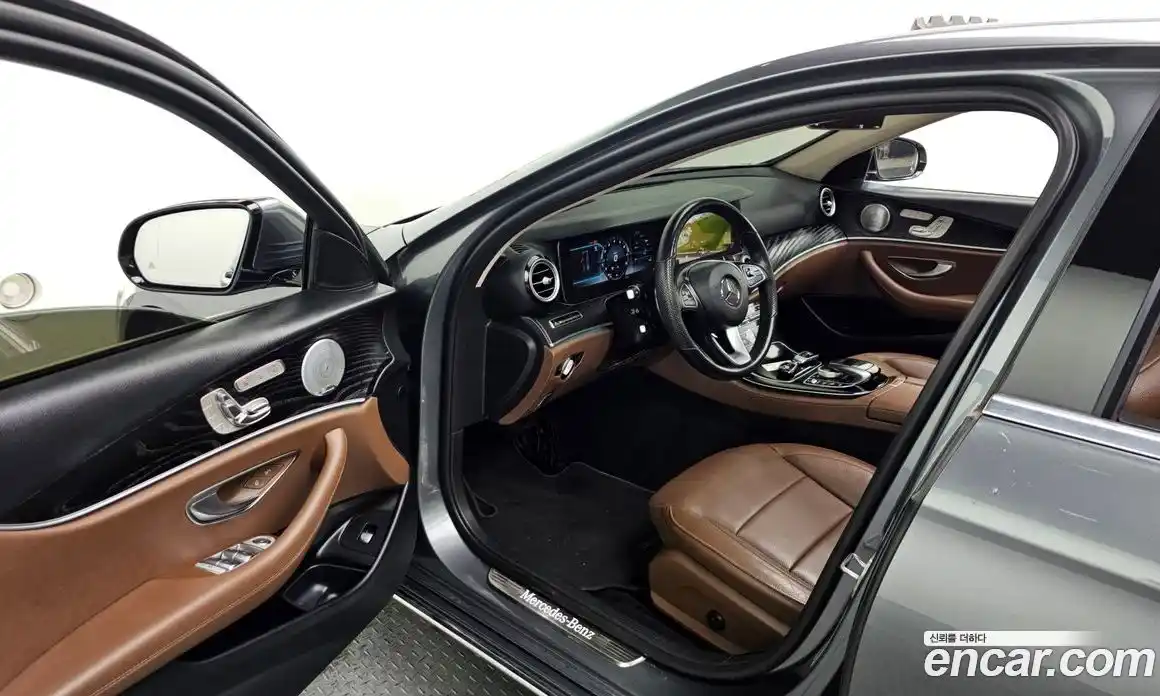 Mercedes-Benz E-Class 2018 2.0 Автомат в Москве № 161970, фото 15