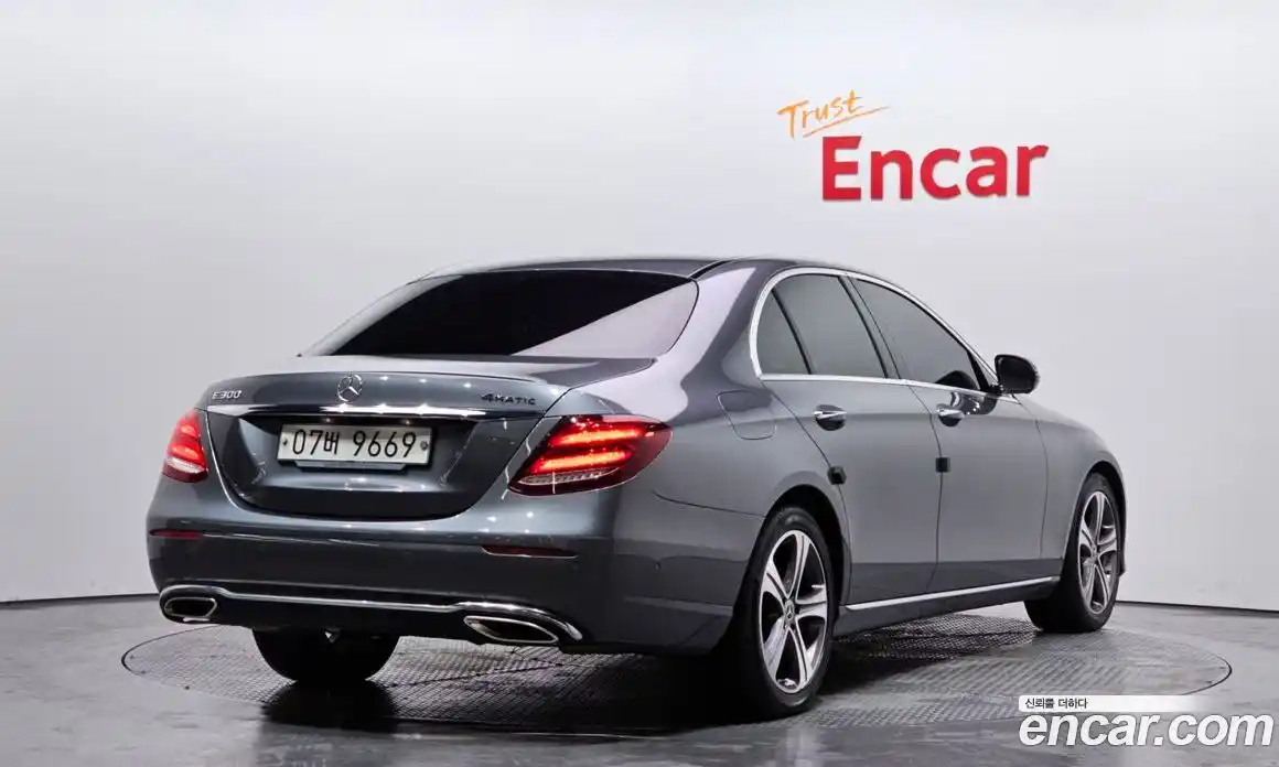 Mercedes-Benz E-Class 2018 2.0 Автомат в Москве № 161970, фото 17