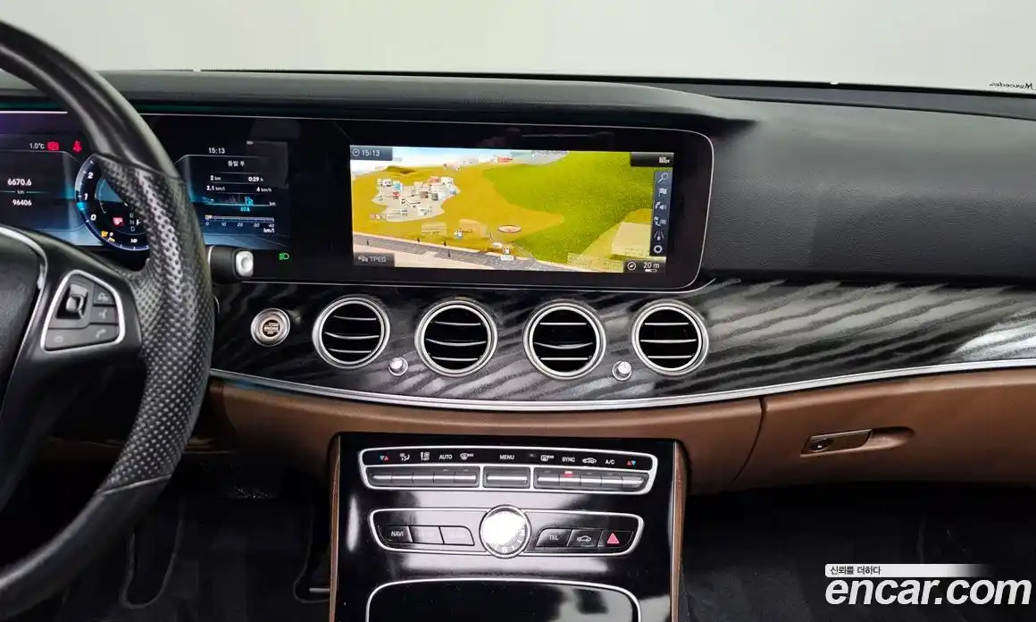 Mercedes-Benz E-Class 2018 2.0 Автомат в Москве № 161970, фото 19