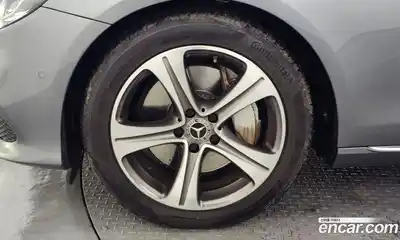 Mercedes-Benz E-Class 2018 2.0 Автомат в Москве № 161970, миниатюра 4