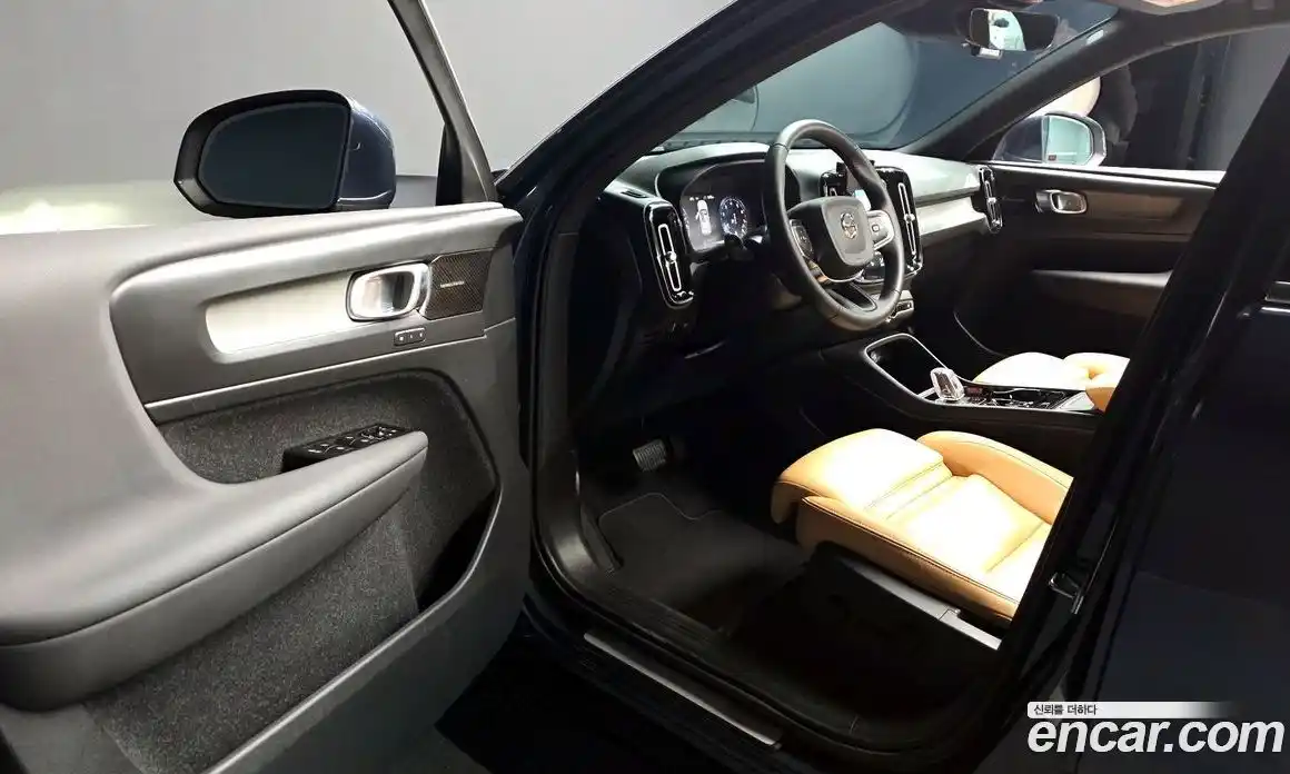 Volvo XC40 2021 2.0 Автомат в Москве № 164176, фото 10