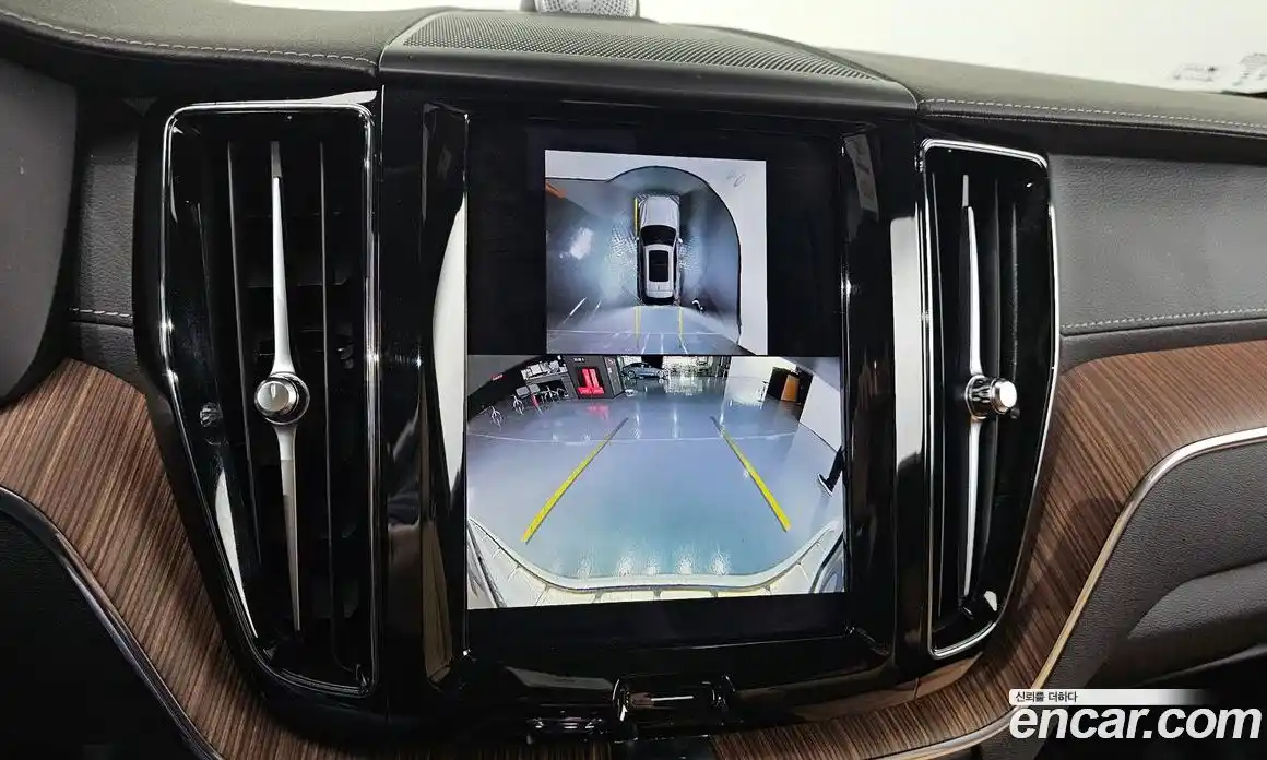 Volvo XC60 2024 2.0 Автомат в Москве № 164302, фото 12