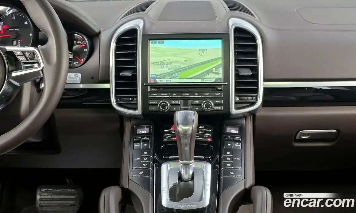 Porsche Cayenne 2015 3.0 Автомат в Москве № 164961, фото 10