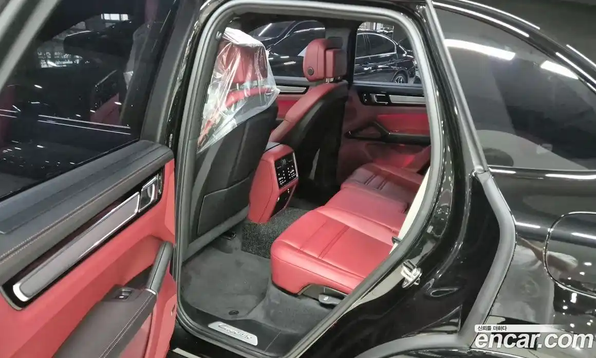 Porsche Cayenne 2023 3.0 Автомат в Москве № 165101, фото 9