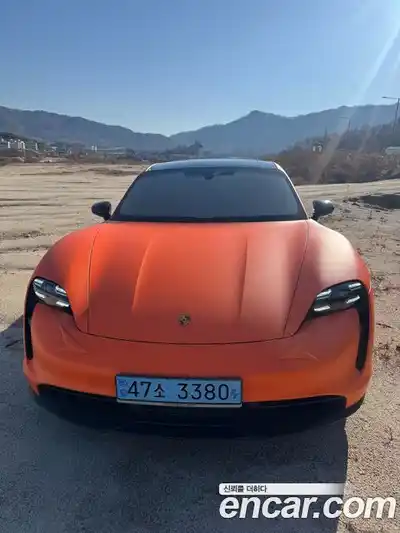 Porsche Taycan, 2021