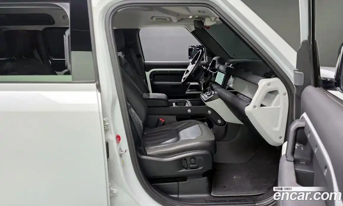 Land Rover Defender 2020 2.0 Автомат в Москве № 166179, фото 20