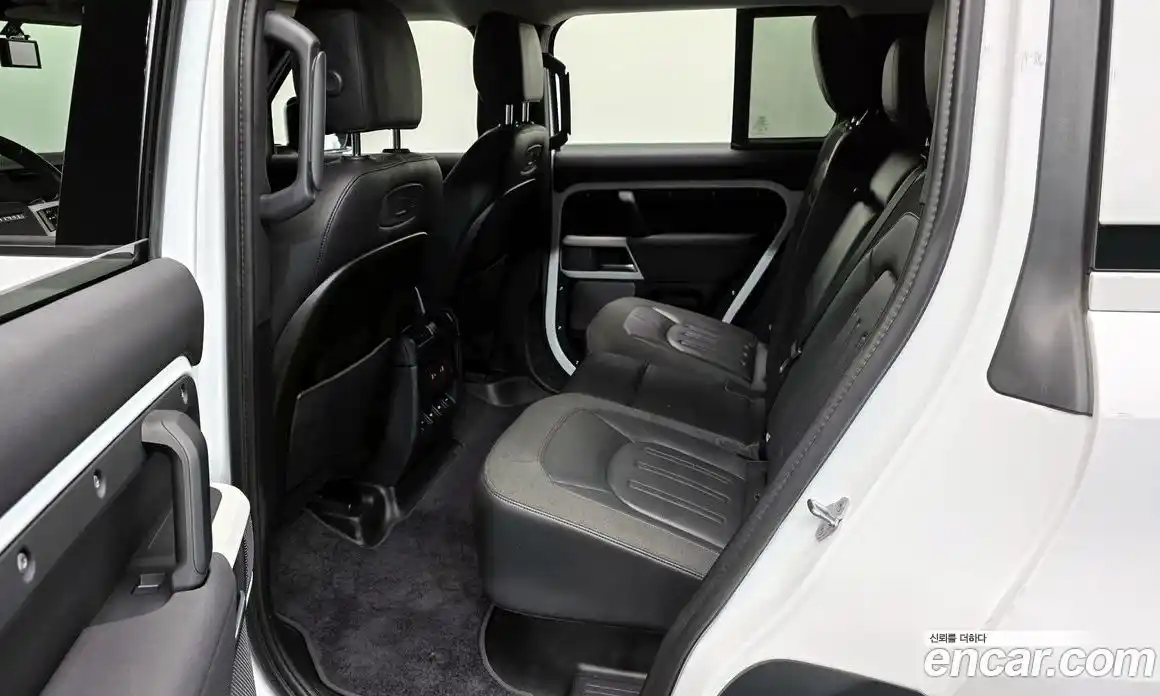 Land Rover Defender 2020 2.0 Автомат в Москве № 166179, фото 4