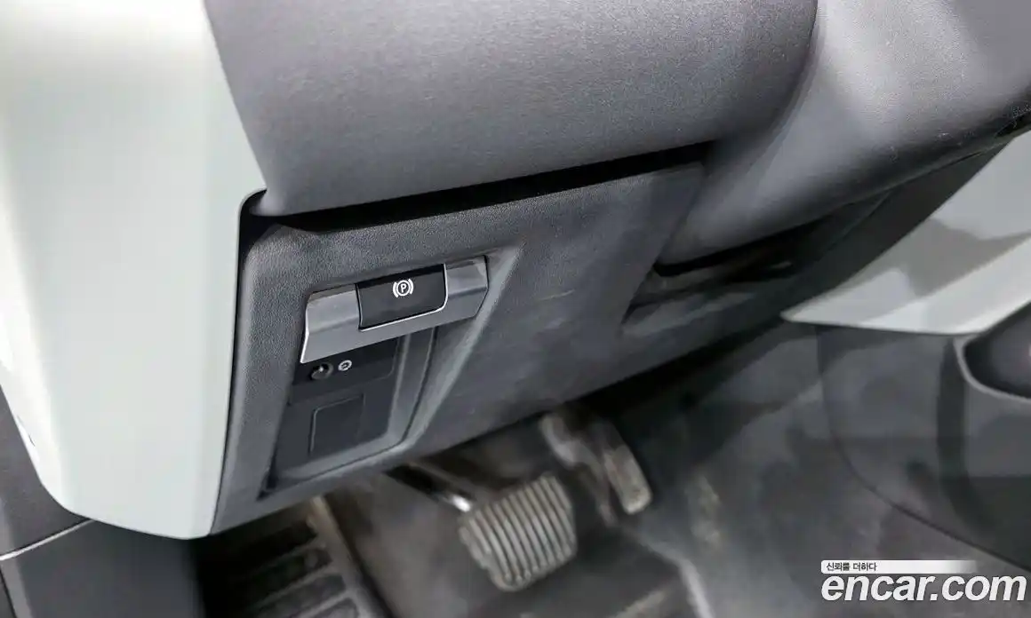 Land Rover Defender 2020 2.0 Автомат в Москве № 166179, фото 9