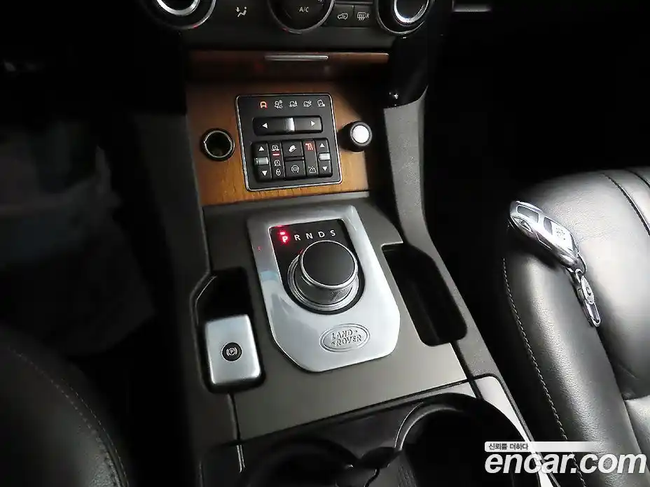 Land Rover Discovery 2016 3.0 Автомат в Москве № 166886, фото 13