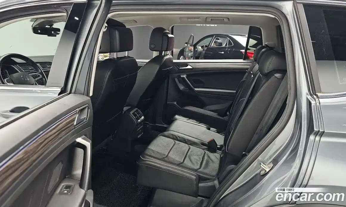 Volkswagen Tiguan 2023 2.0 Автомат в Москве № 168584, фото 11