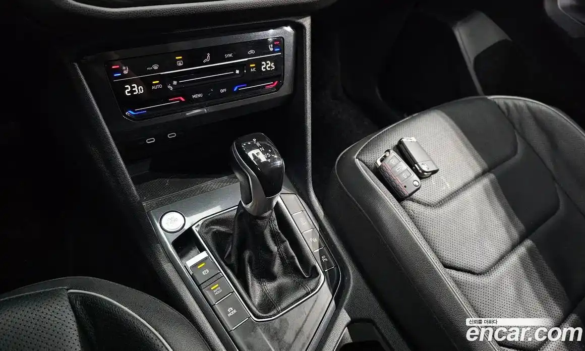 Volkswagen Tiguan 2023 2.0 Автомат в Москве № 168584, фото 9