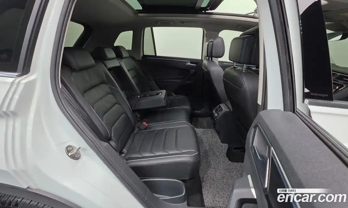 Volkswagen Tiguan 2023 2.0 Автомат в Москве № 168741, фото 19