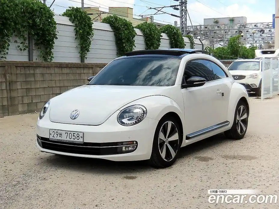Volkswagen Beatle 2013 2.0 Автомат в Москве № 169267, фото 1