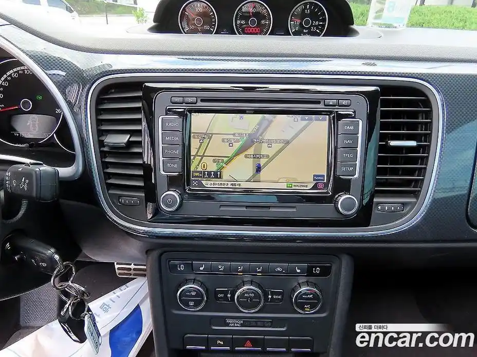 Volkswagen Beatle 2013 2.0 Автомат в Москве № 169267, фото 11