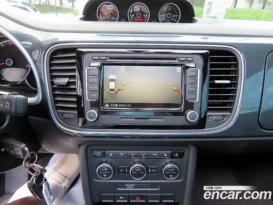 Volkswagen Beatle 2013 2.0 Автомат в Москве № 169267, фото 12