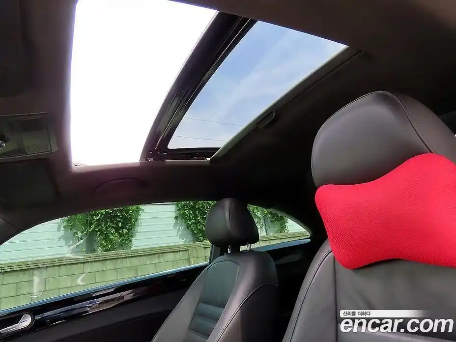 Volkswagen Beatle 2013 2.0 Автомат в Москве № 169267, фото 14