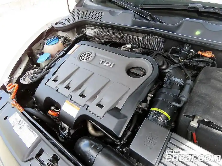 Volkswagen Beatle 2013 2.0 Автомат в Москве № 169267, фото 17