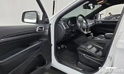 Jeep Cherokee 2019 3.6 Автомат в Москве № 169551, миниатюра 9